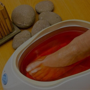 PEDICURE CON PARAFFINA – RINFORZANTE PER UNGHIE E MANI SECCHE E DEBOLI